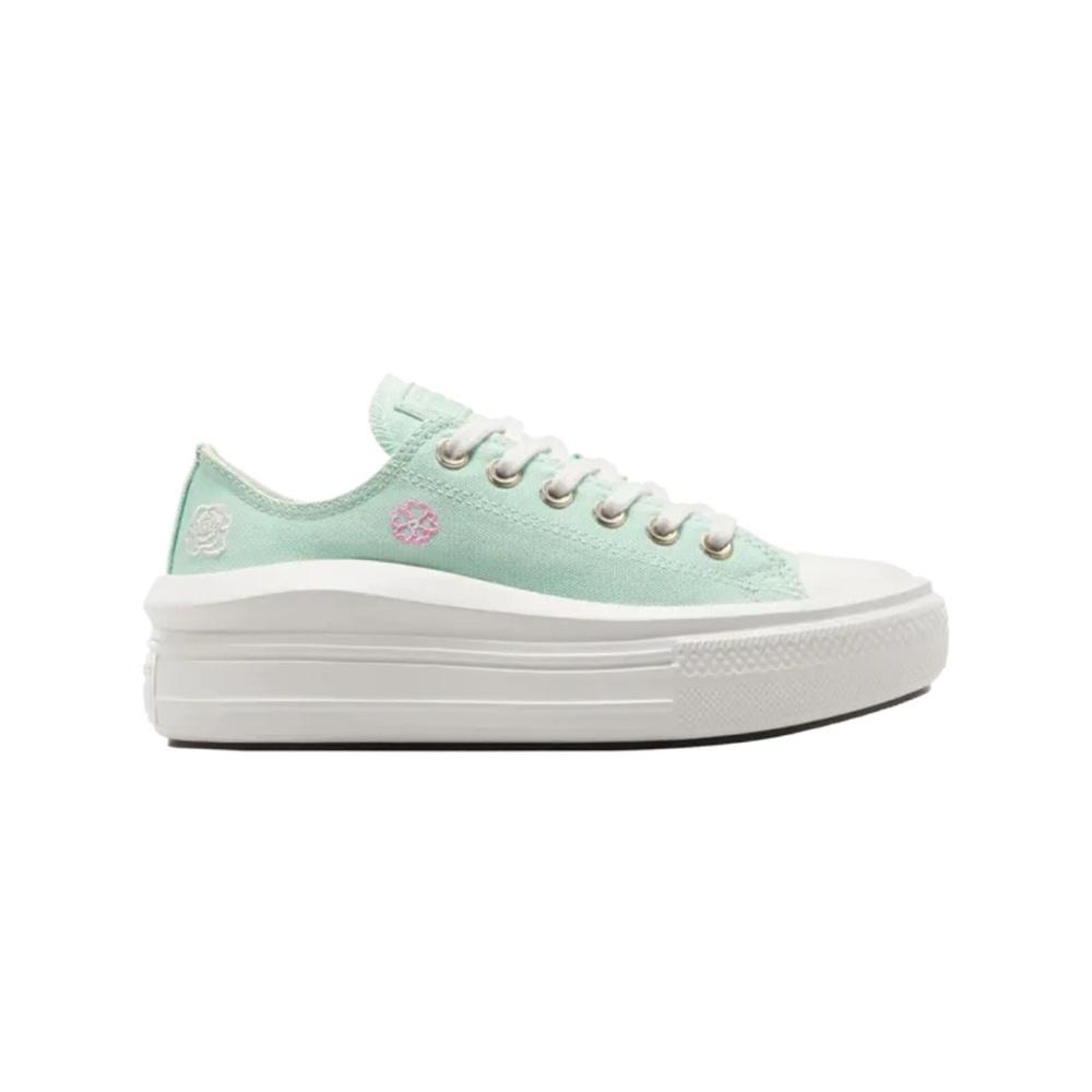 *Brand New* Converse Light Green Platform Canvas Sneakers